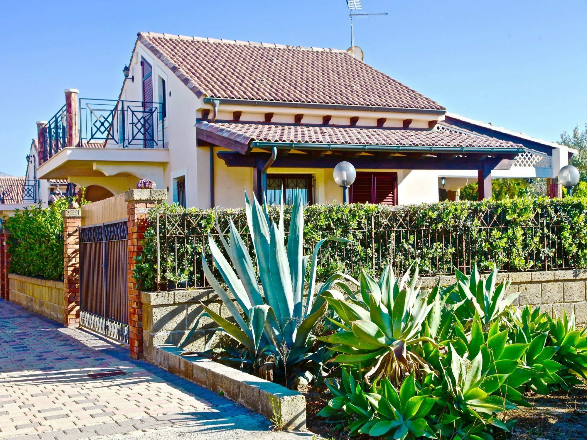 Villa Amare Campofelice Di Roccella Exterior foto